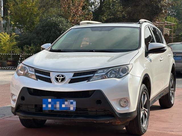 Used Toyota RAV4 2015