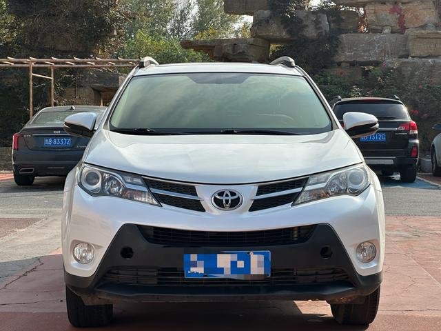 Used Toyota RAV4 2015