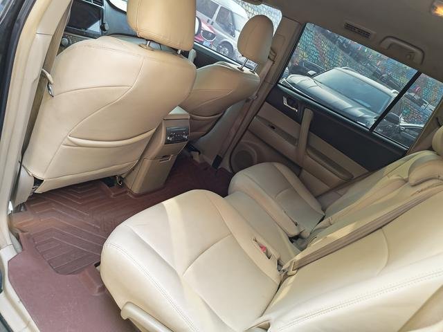 TOYOTA HIGHLANDER 2012 2.7L 2WD 7-Seater Elite Version