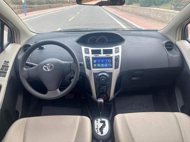 TOYOTA YARIS 2011 1.6L Automatic Attractive Version