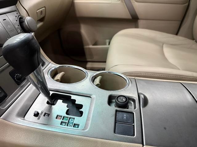 TOYOTA HIGHLANDER 2011 2.7L 2WD 5-Seater Sport Version