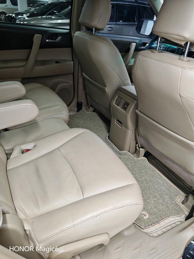 TOYOTA HIGHLANDER 2012 2.7L 2WD 5-Seater Elite Version