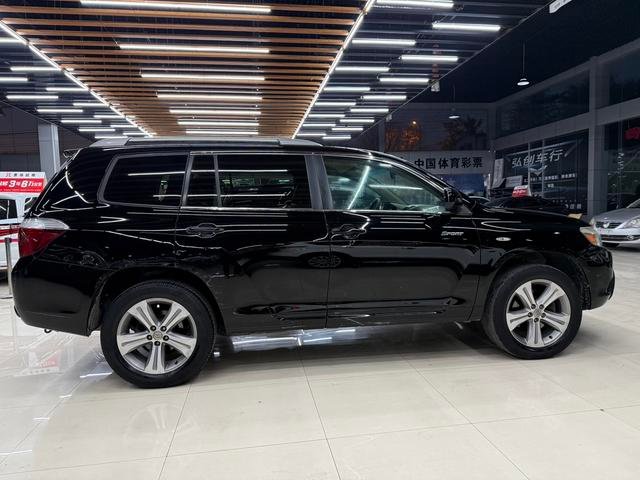 TOYOTA HIGHLANDER 2011 2.7L 2WD 5-Seater Sport Version