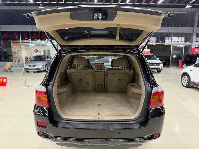 TOYOTA HIGHLANDER 2011 2.7L 2WD 5-Seater Sport Version