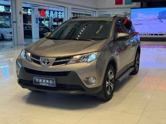 Used Toyota RAV4 2015 4WD
