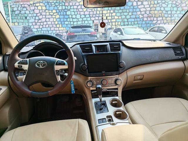 TOYOTA HIGHLANDER 2012 2.7L 2WD 7-Seater Elite Version
