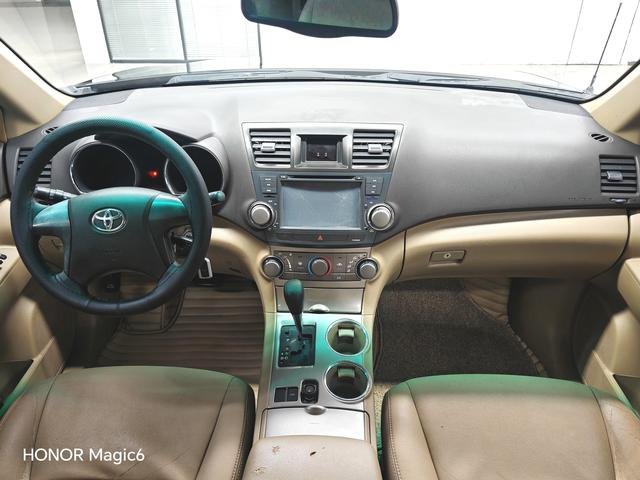 TOYOTA HIGHLANDER 2012 2.7L 2WD 5-Seater Elite Version