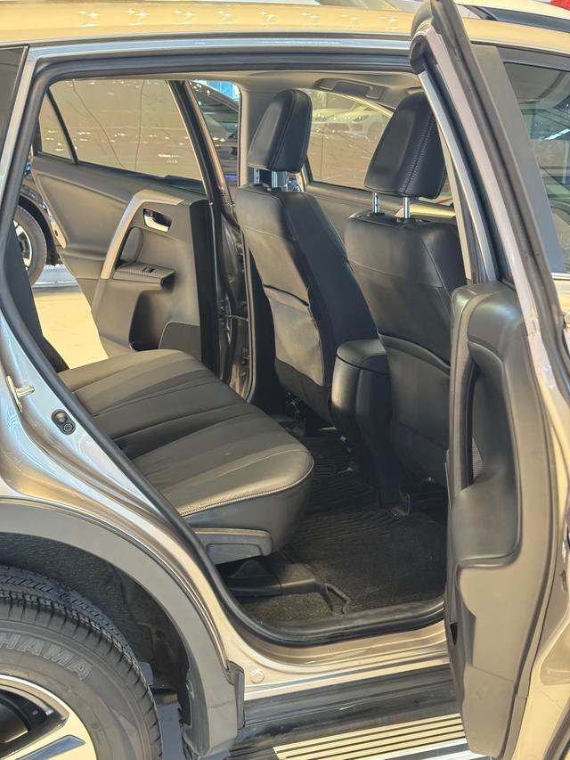 Used Toyota RAV4 2015 4WD