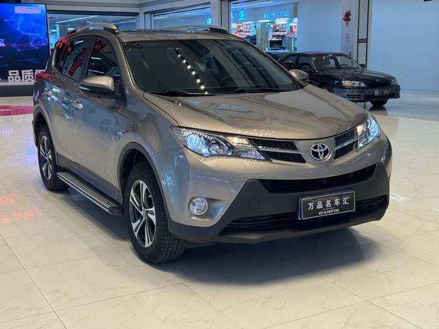 Used Toyota RAV4 2015 4WD