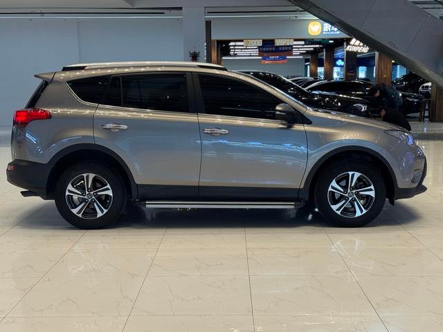 Used Toyota RAV4 2015 4WD