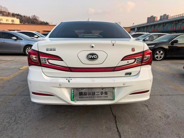 BYD Qin DM 2015 1.5T Dual Crown Flagship Plus Edition
