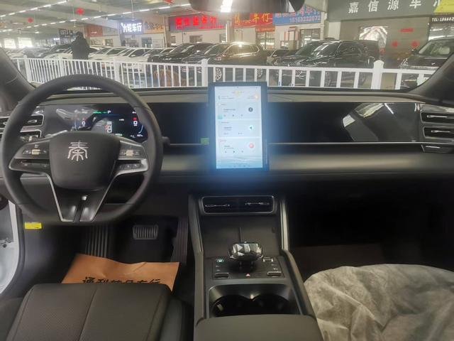 BYD Qin L DM-i 2024 80KM Leading Model