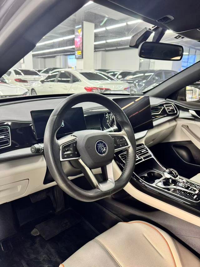 BYD Qin PLUS DM-i 2023 Champion Edition 120KM Excellence Model