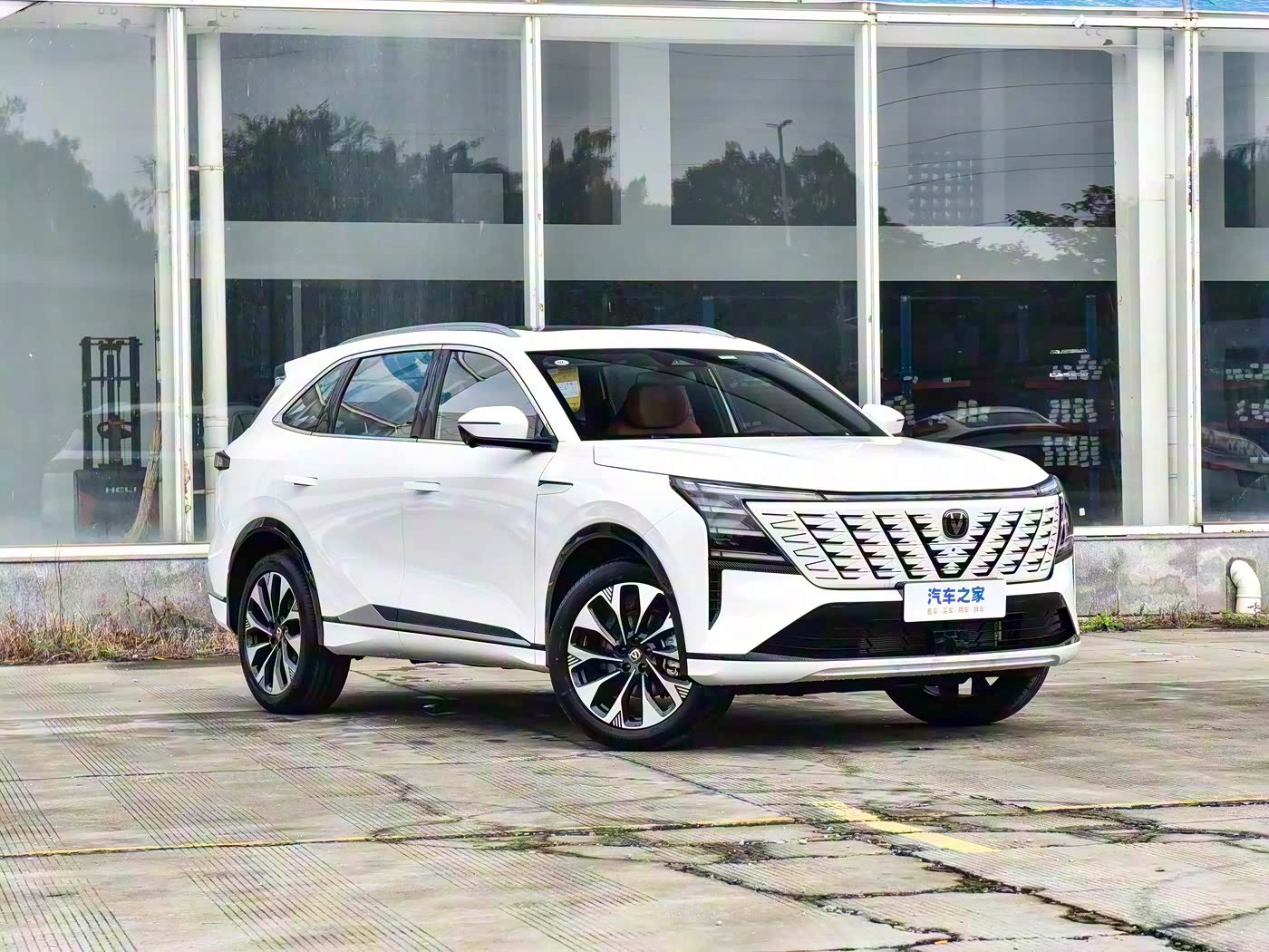 CHANGAN CS75 PLUS 2.0T NEW BLUE WHALE POWERFUL EDITION