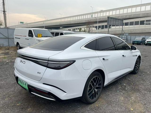 BYD Seal DM-i 2023 1.5L 121KM Elite Model