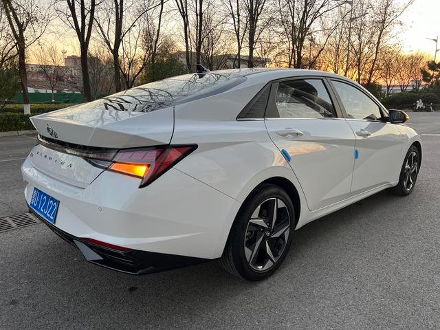 HYUNDAI Elantra 2022 1.5L CVT LUX Premium Edition