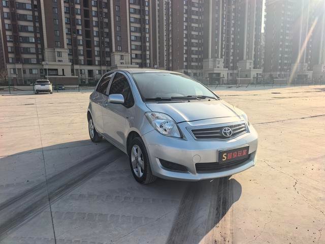 Toyota Yaris 2011 1.6E MT