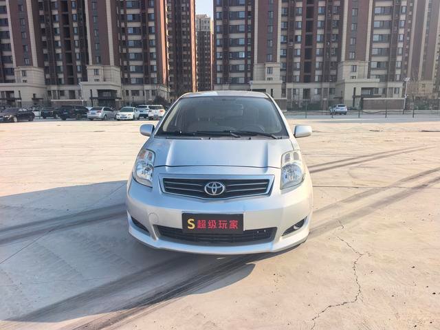 Toyota Yaris 2011 1.6E MT