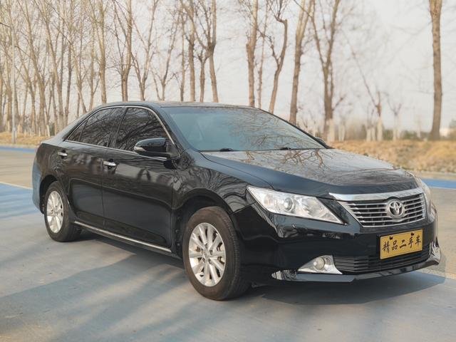 Toyota Camry 2012 2.5G Luxury