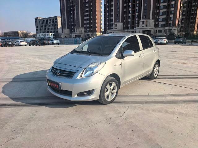 Toyota Yaris 2011 1.6E MT