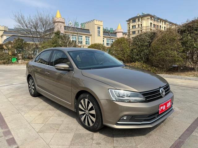 Sagitar 2017 180TSI Automatic Premium Edition