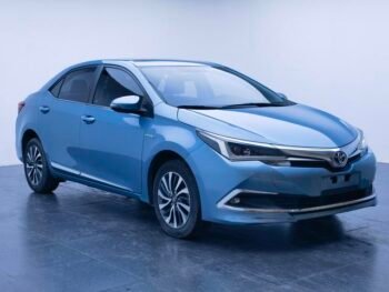 Pre-owned 2017 Corolla Hybrid Luxury export to Senegal