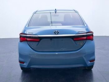 Pre-owned 2017 Corolla Hybrid Luxury export to Senegal