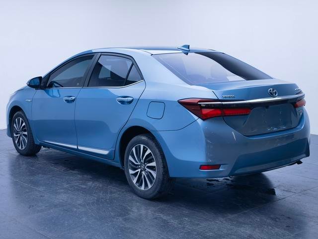Pre-owned 2017 Corolla Hybrid Luxury export to Senegal