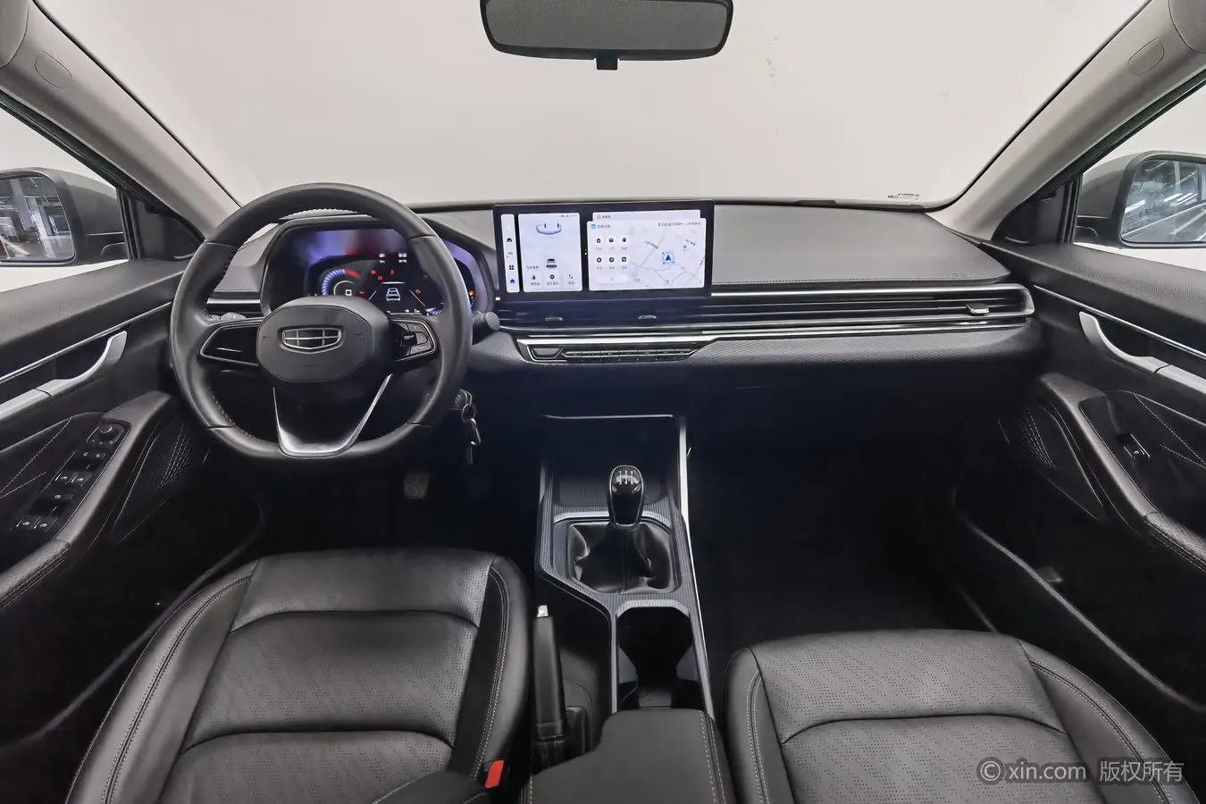 Emgrand 2023 V4 Champion 1.5L MT Luxury